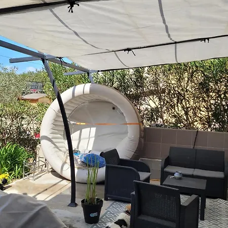 Chambre Uzes Homestay *